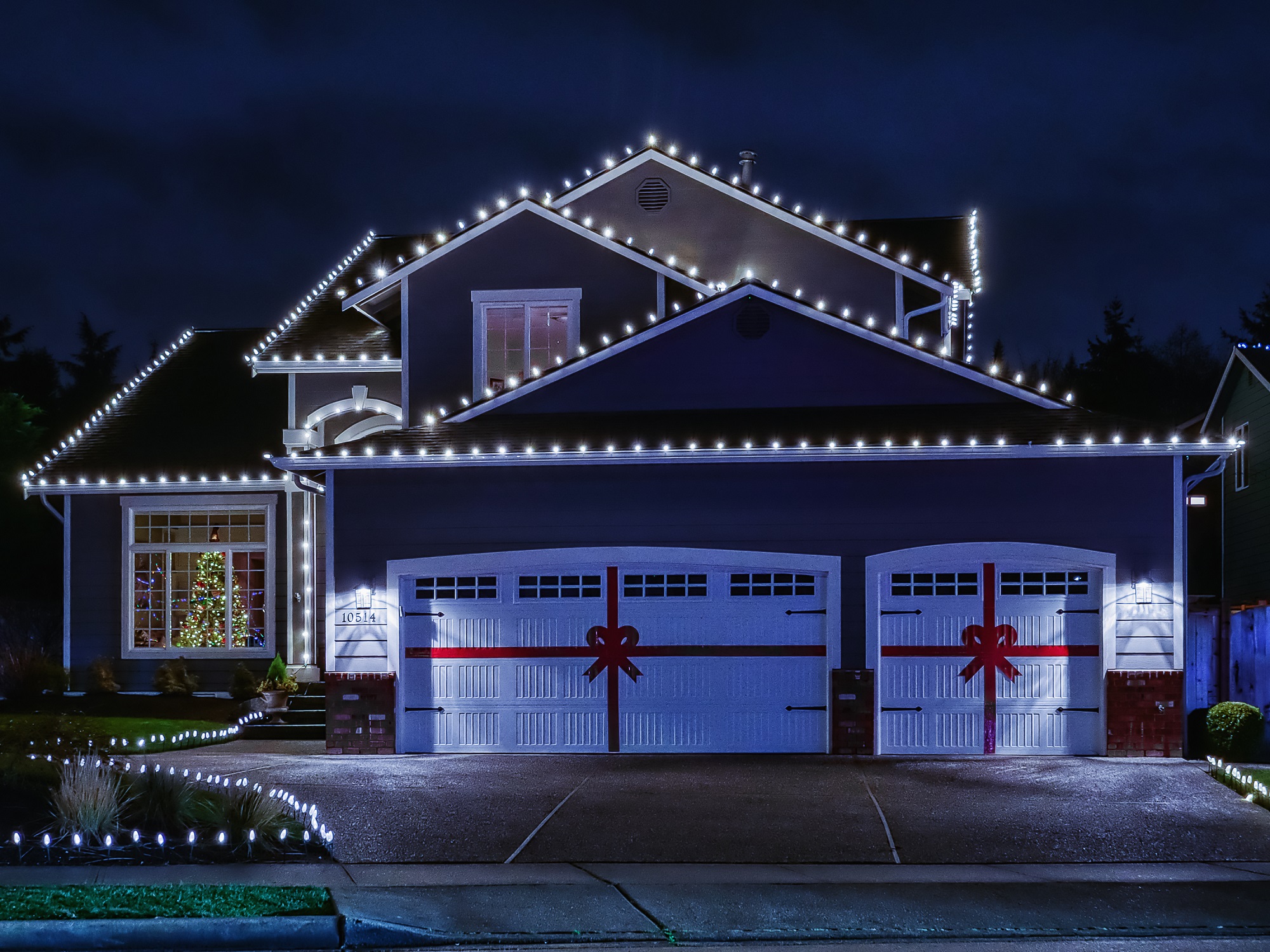 Safety Tips for Putting Up Your Holiday Lights - Professional Electric